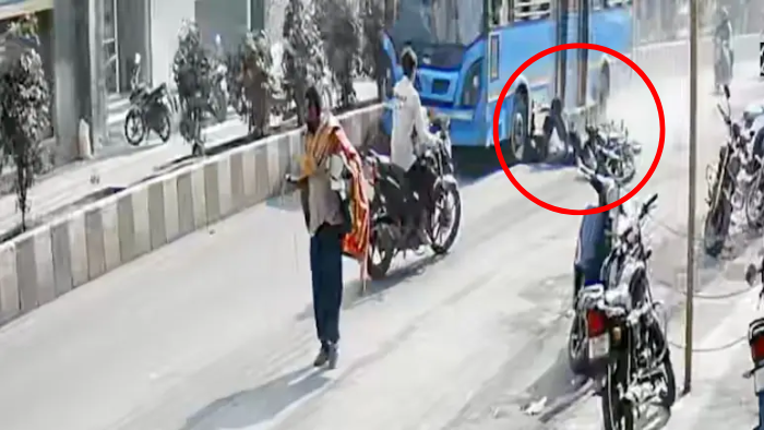 Surat Biker's Attempt To Overtake Bus From Left Goes Wrong, 1 Dead