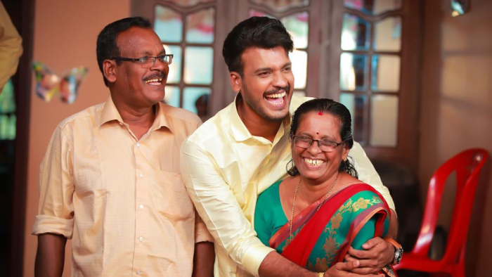 telangana-govt-salary-cut-order-for-old-parents-care