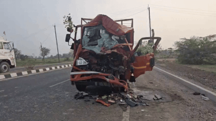 dholka-bagodara-highway-accident-three-of-family-died-ahmedabad-news