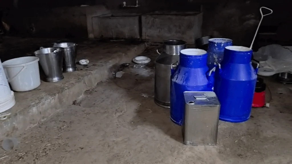 fake-milk-racket-busted-amreli-khamba