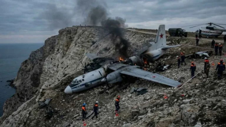 russia-military-plane-crash-crimea-29-dead