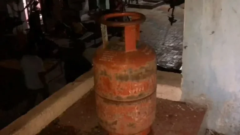 surat-palsana-gas-leakage-blast-three-death-news