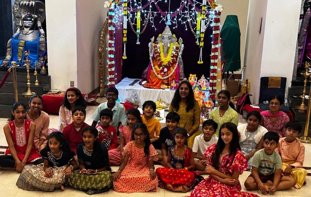 27 visarjan..Hindutemple1